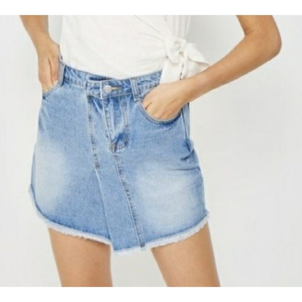 NEW Hayden Asymmetrical Talk It Out Denim Mini Skirt Large